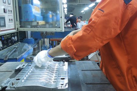 硅橡膠制品模壓生產(chǎn)線 硅橡膠制品模壓生產(chǎn)線